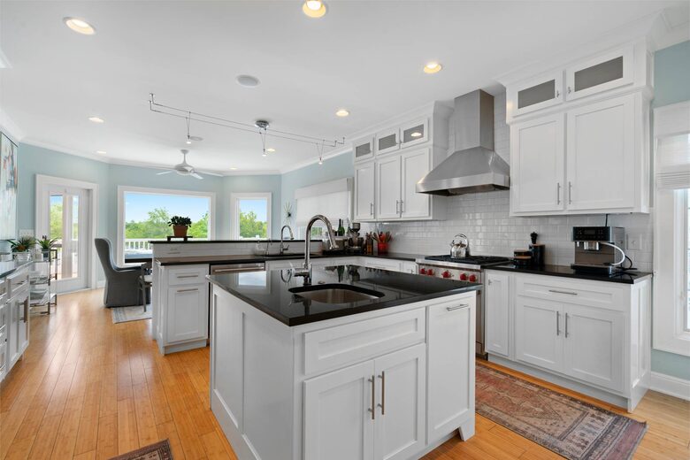 ABOVE - Lakeside Oasis Estate - Gallatin, Tennessee