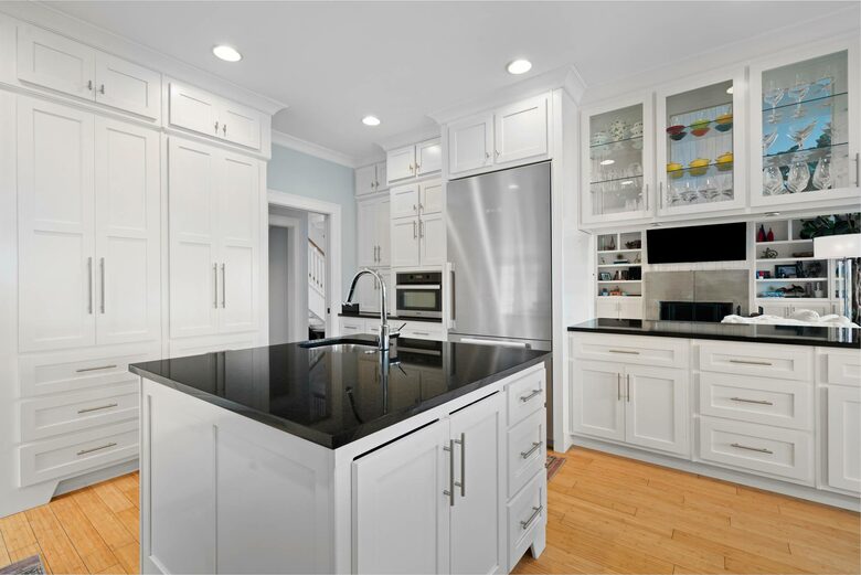 ABOVE - Lakeside Oasis Estate - Gallatin, Tennessee