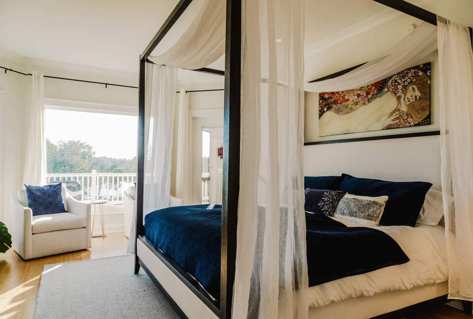 ABOVE - Lakeside Oasis Estate - Gallatin, Tennessee