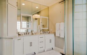 ABOVE - Lakeside Oasis Estate - Gallatin, Tennessee