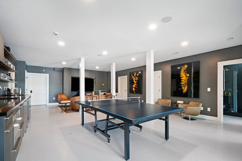 ABOVE - Lakeside Oasis Estate - Gallatin, Tennessee