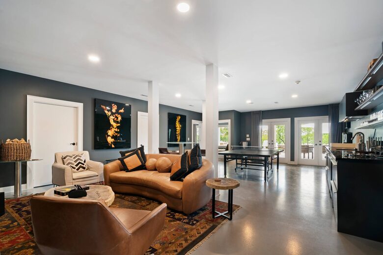 ABOVE - Lakeside Oasis Estate - Gallatin, Tennessee