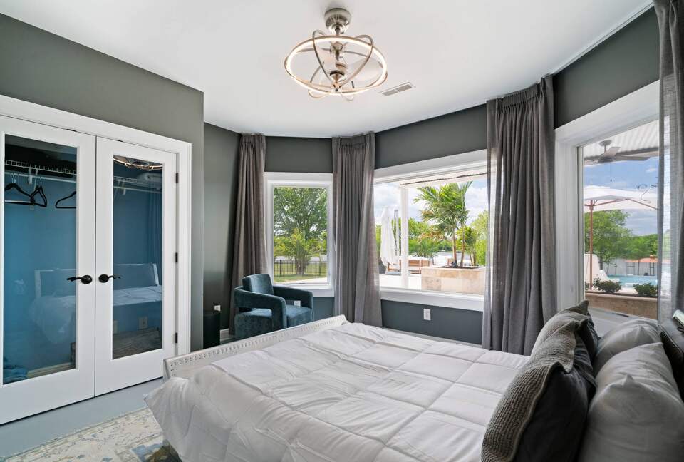 ABOVE - Lakeside Oasis Estate - Gallatin, Tennessee