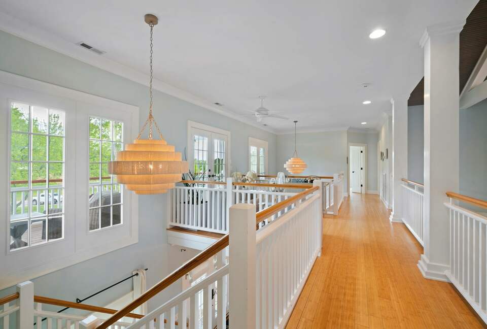 ABOVE - Lakeside Oasis Estate - Gallatin, Tennessee