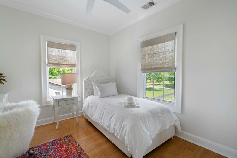 ABOVE - Lakeside Oasis Estate - Gallatin, Tennessee