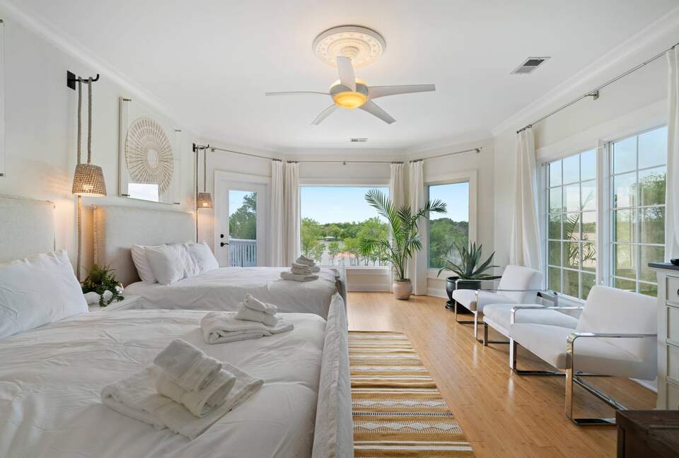 ABOVE - Lakeside Oasis Estate - Gallatin, Tennessee