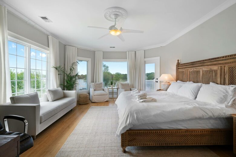 ABOVE - Lakeside Oasis Estate - Gallatin, Tennessee