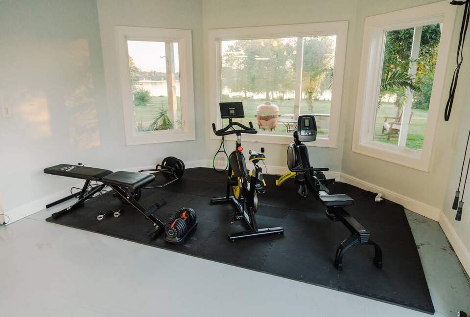 ABOVE - Lakeside Oasis Estate - Gallatin, Tennessee