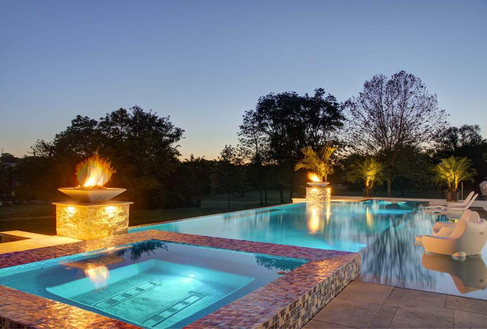 ABOVE - Lakeside Oasis Estate - Gallatin, Tennessee