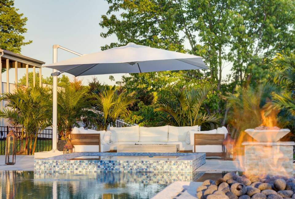 ABOVE - Lakeside Oasis Estate - Gallatin, Tennessee