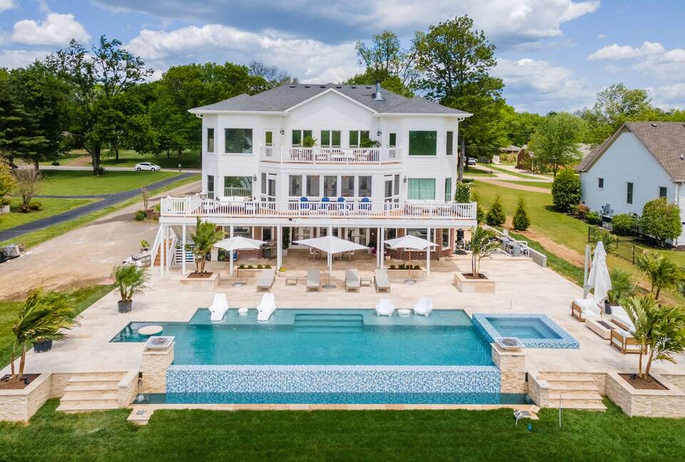 ABOVE - Lakeside Oasis Estate - Gallatin, Tennessee
