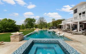 ABOVE - Lakeside Oasis Estate - Gallatin, Tennessee