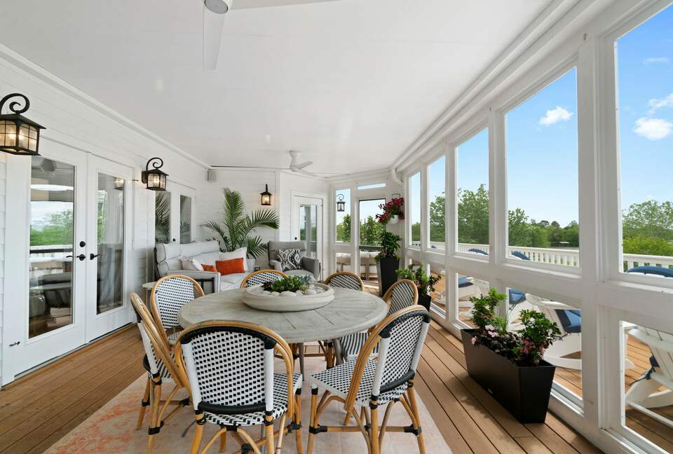 ABOVE - Lakeside Oasis Estate - Gallatin, Tennessee