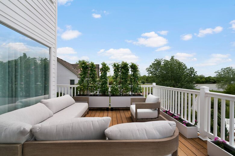 ABOVE - Lakeside Oasis Estate - Gallatin, Tennessee