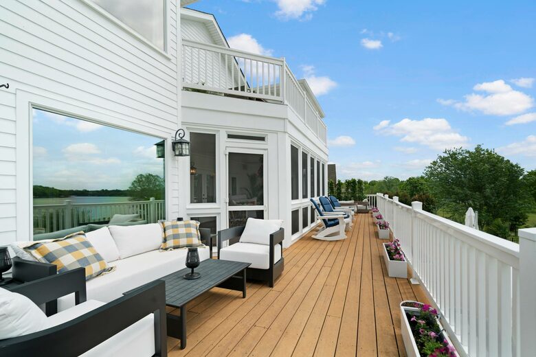 ABOVE - Lakeside Oasis Estate - Gallatin, Tennessee