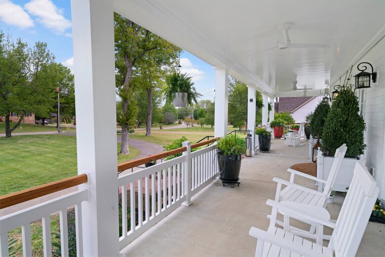 ABOVE - Lakeside Oasis Estate - Gallatin, Tennessee