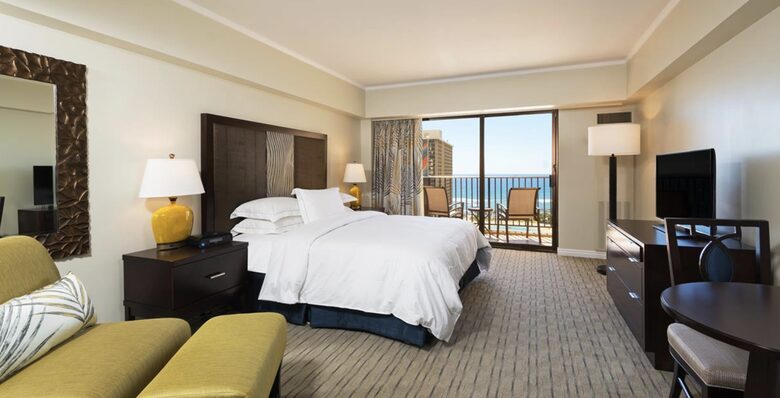 Hilton Honolulu Studio Above Waikiki Beach - Honolulu, Hawaii