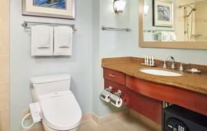 Hilton Honolulu Studio Above Waikiki Beach - Honolulu, Hawaii