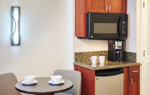 Hilton Honolulu Studio Above Waikiki Beach - Honolulu, Hawaii