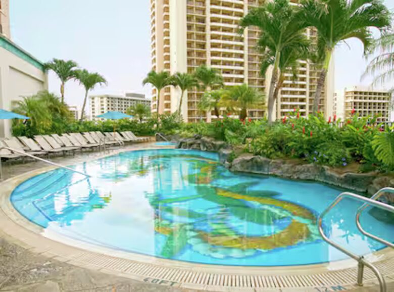 Hilton Honolulu Studio Above Waikiki Beach - Honolulu, Hawaii