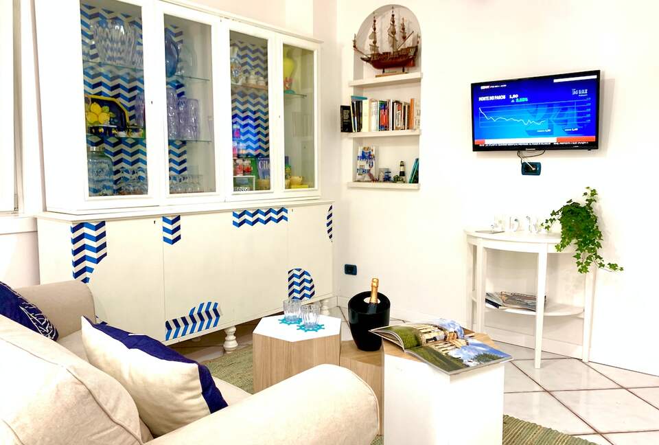 Graceful Family Villa Near the Amalfi Coast - Pontecagnano Faiano, Italy