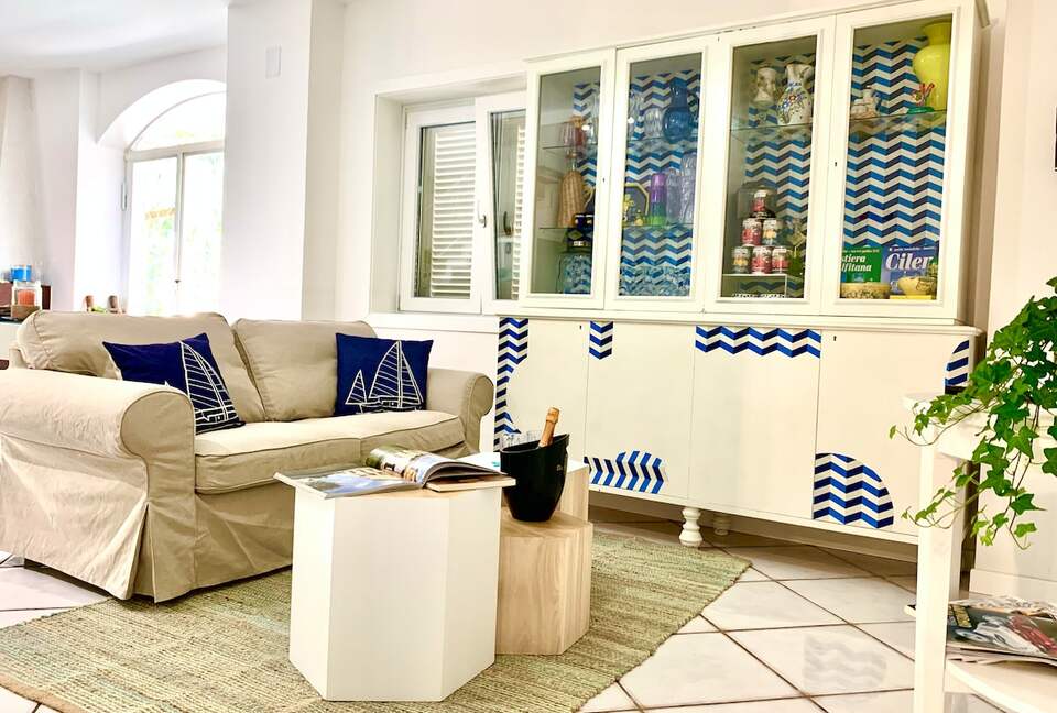 Graceful Family Villa Near the Amalfi Coast - Pontecagnano Faiano, Italy