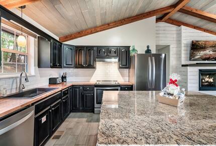 Mountain Haven Retreat - Sevierville, Tennessee