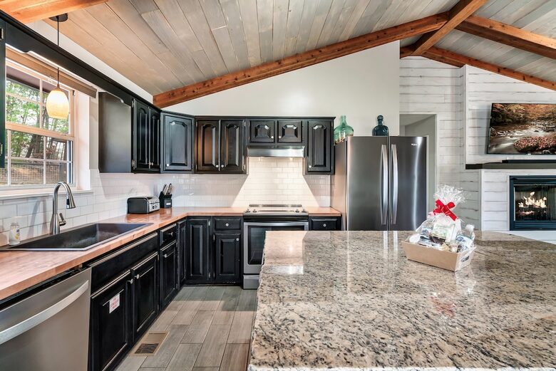 Mountain Haven Retreat - Sevierville, Tennessee