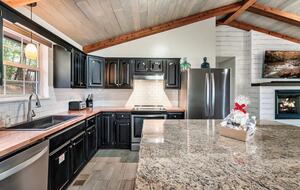 Mountain Haven Retreat - Sevierville, Tennessee