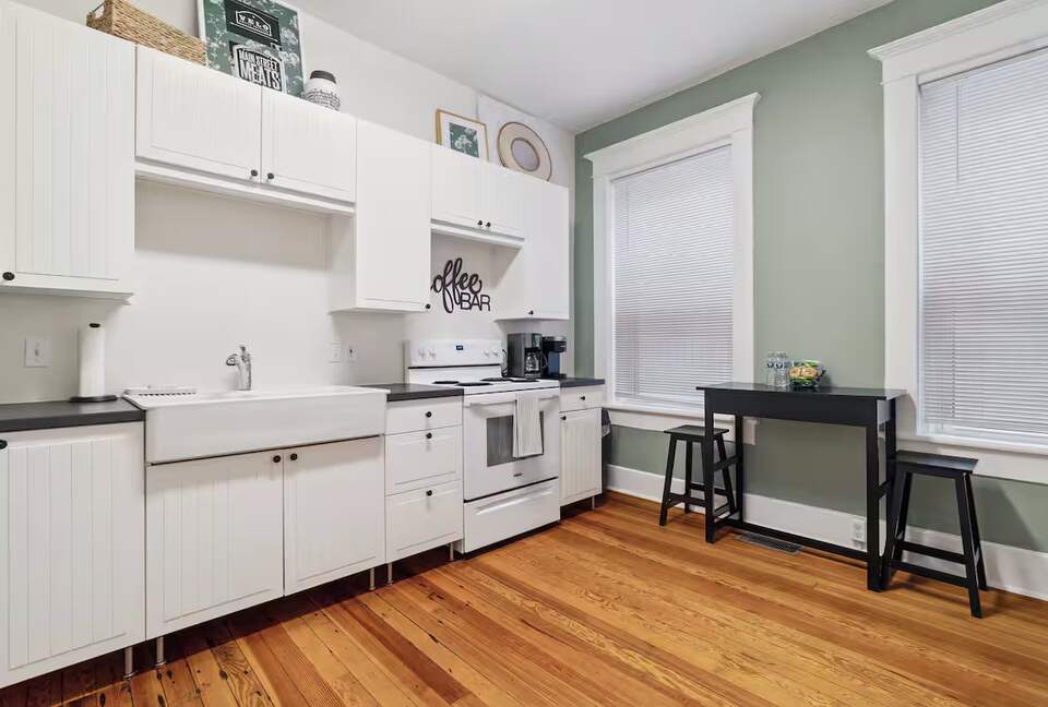 Elegant Southside Residence | A Walkable Historic Chattanooga Retreat - Chattanooga, Tennessee