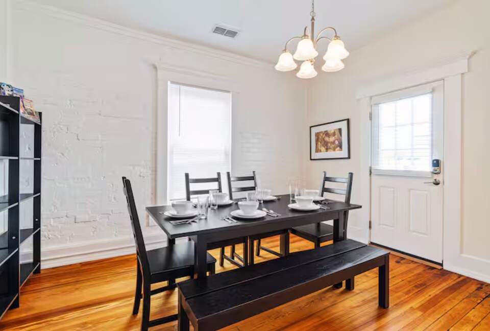 Elegant Southside Residence | A Walkable Historic Chattanooga Retreat - Chattanooga, Tennessee