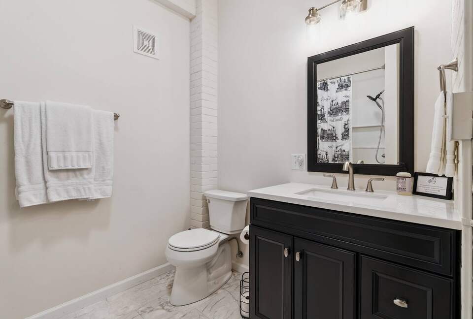 Elegant Southside Residence | A Walkable Historic Chattanooga Retreat - Chattanooga, Tennessee