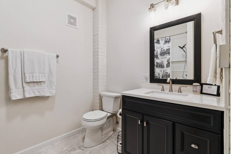 Elegant Southside Residence | A Walkable Historic Chattanooga Retreat - Chattanooga, Tennessee