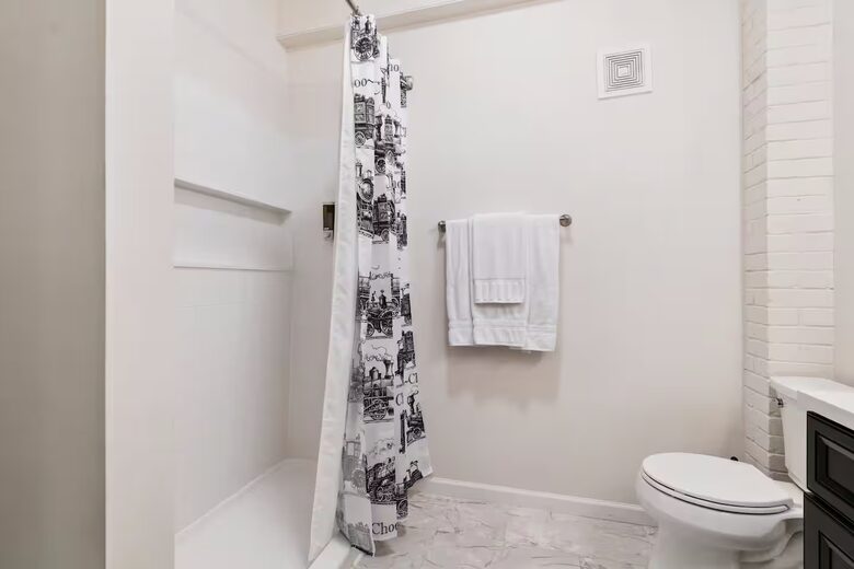 Elegant Southside Residence | A Walkable Historic Chattanooga Retreat - Chattanooga, Tennessee