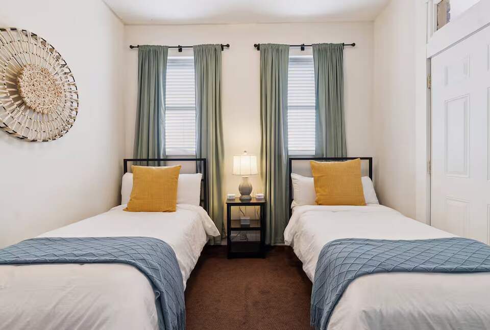 Elegant Southside Residence | A Walkable Historic Chattanooga Retreat - Chattanooga, Tennessee