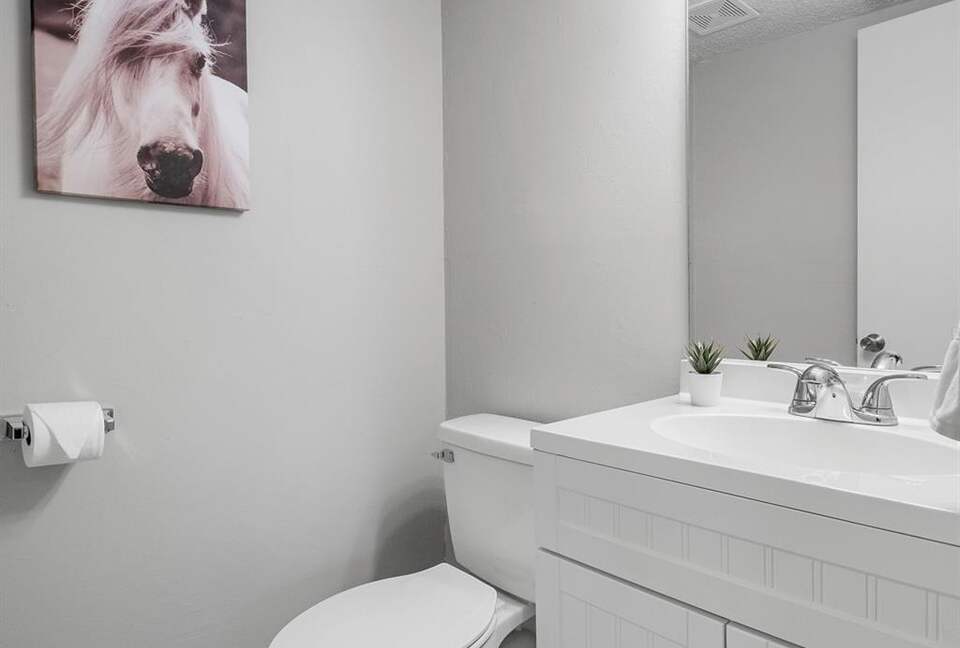 Serene Twinberry Townhome | A Refined Retreat in Westlake Hills - Austin, Texas