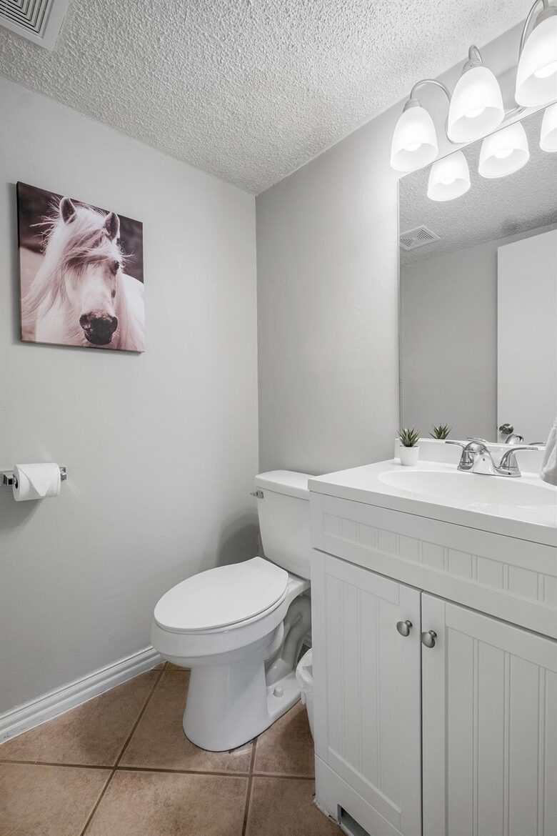 Serene Twinberry Townhome | A Refined Retreat in Westlake Hills - Austin, Texas