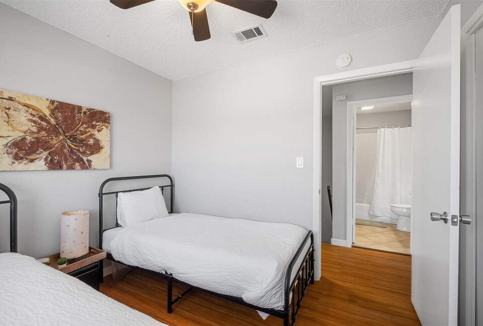 Serene Twinberry Townhome | A Refined Retreat in Westlake Hills - Austin, Texas