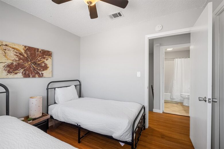 Serene Twinberry Townhome | A Refined Retreat in Westlake Hills - Austin, Texas