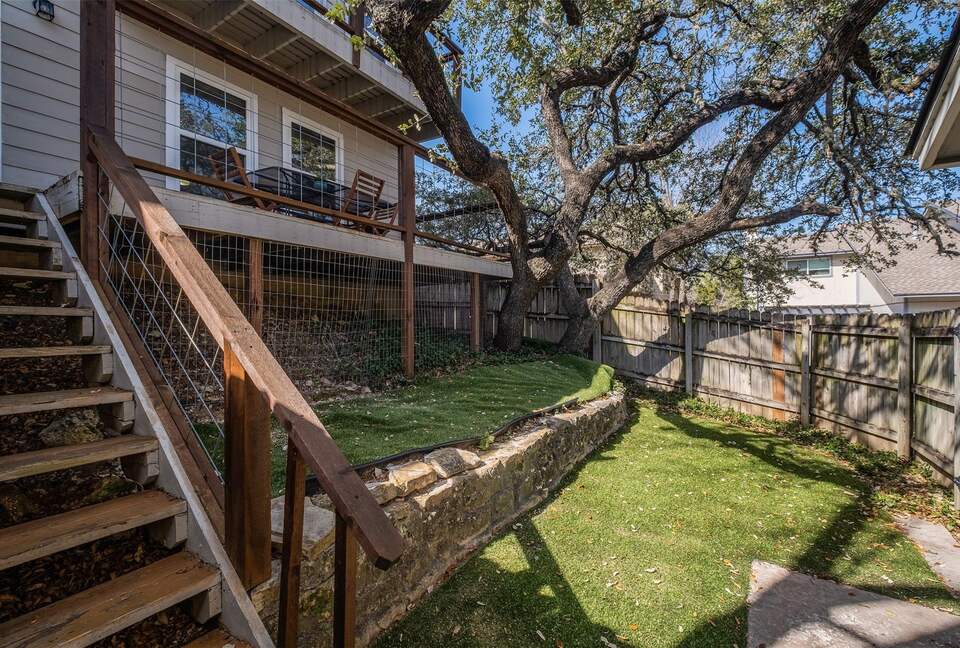 Serene Twinberry Townhome | A Refined Retreat in Westlake Hills - Austin, Texas