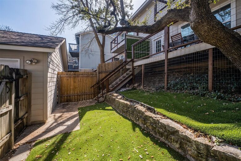 Serene Twinberry Townhome | A Refined Retreat in Westlake Hills - Austin, Texas