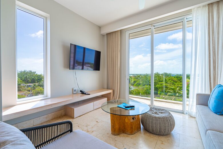 Ambergris Caye Coastal Retreat - San Pedro, Belize