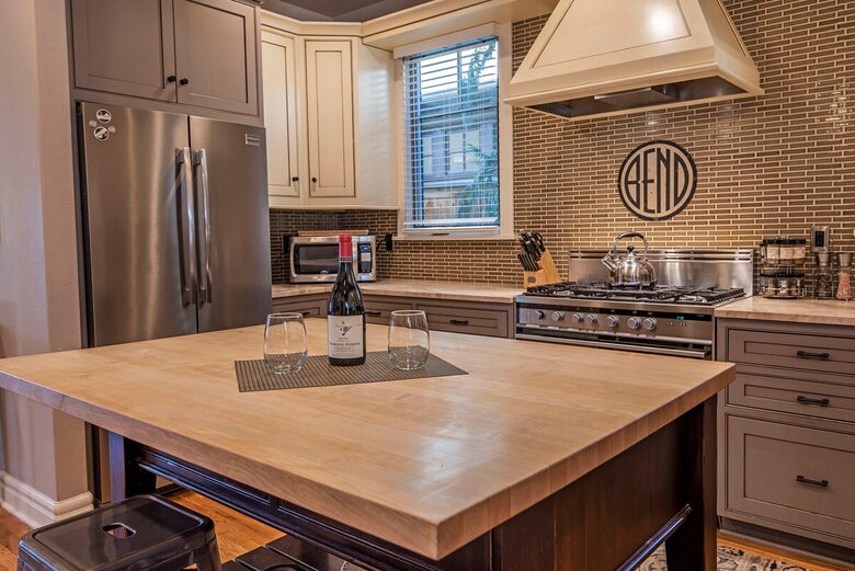 Stylish Home with Hot Tub & Walkable Location - Bend, Oregon