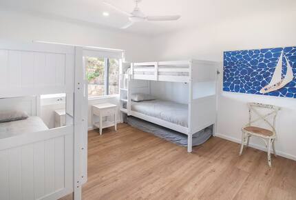 "The Yallingup Beach House" - a panoramic surf & sunset retreat - Yallingup, Australia