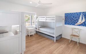 "The Yallingup Beach House" - a panoramic surf & sunset retreat - Yallingup, Australia