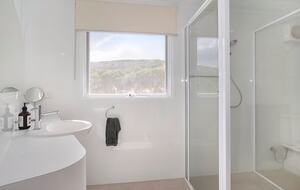 "The Yallingup Beach House" - a panoramic surf & sunset retreat - Yallingup, Australia