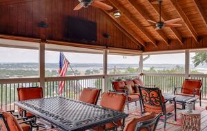 Lakeside Vista Retreat | A Refined Canyon Lake Escape - Canyon Lake, Texas