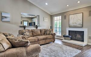 Lakeside Vista Retreat | A Refined Canyon Lake Escape - Canyon Lake, Texas