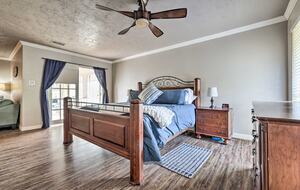 Lakeside Vista Retreat | A Refined Canyon Lake Escape - Canyon Lake, Texas