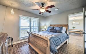 Lakeside Vista Retreat | A Refined Canyon Lake Escape - Canyon Lake, Texas